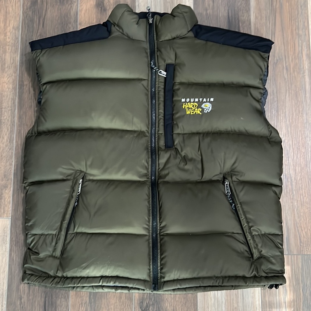 Mountain Hardware down green puffer vest